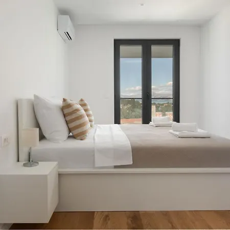 Apartments Amfora Dino *