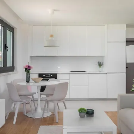 Apartments Amfora Dino * Makarska