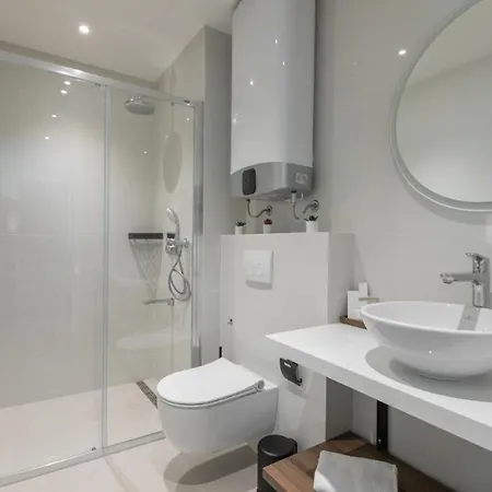 Apartments Amfora Dino * Makarska